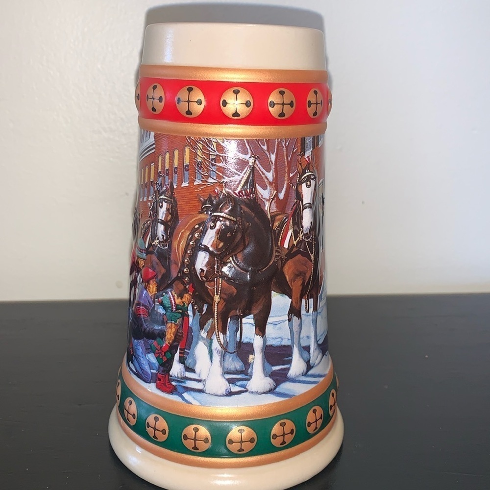 Budweiser Holiday Stein Collection. ‎ Hometown Holiday.  1993.